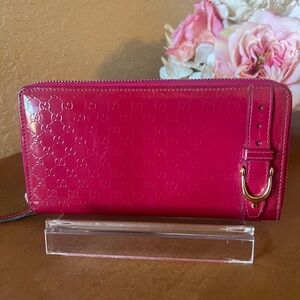 Gucci Guccissima Fuchsia Patent Leather Long Wallet Zip Closure Hardware Detail